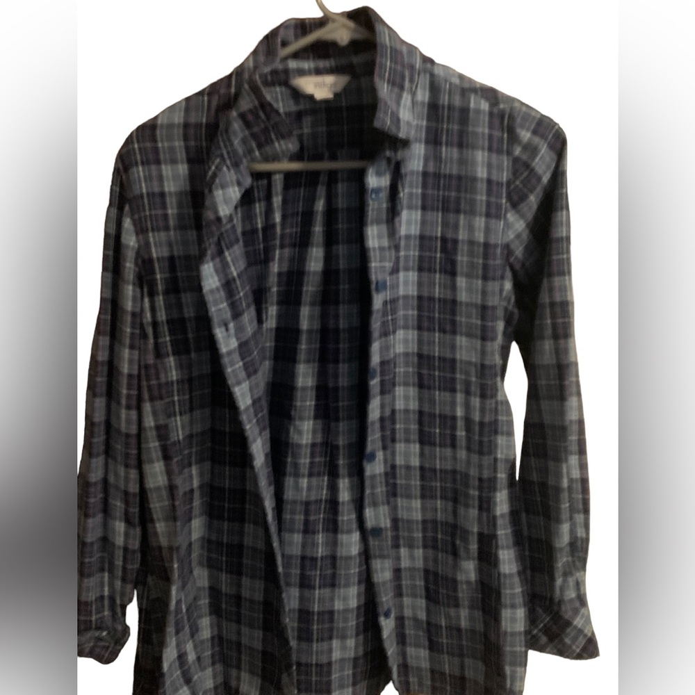 Women’s Great Northwest indigo flannel.  Size medium.